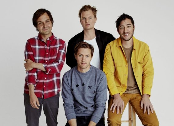 Grizzly Bear, Approved Press Photo